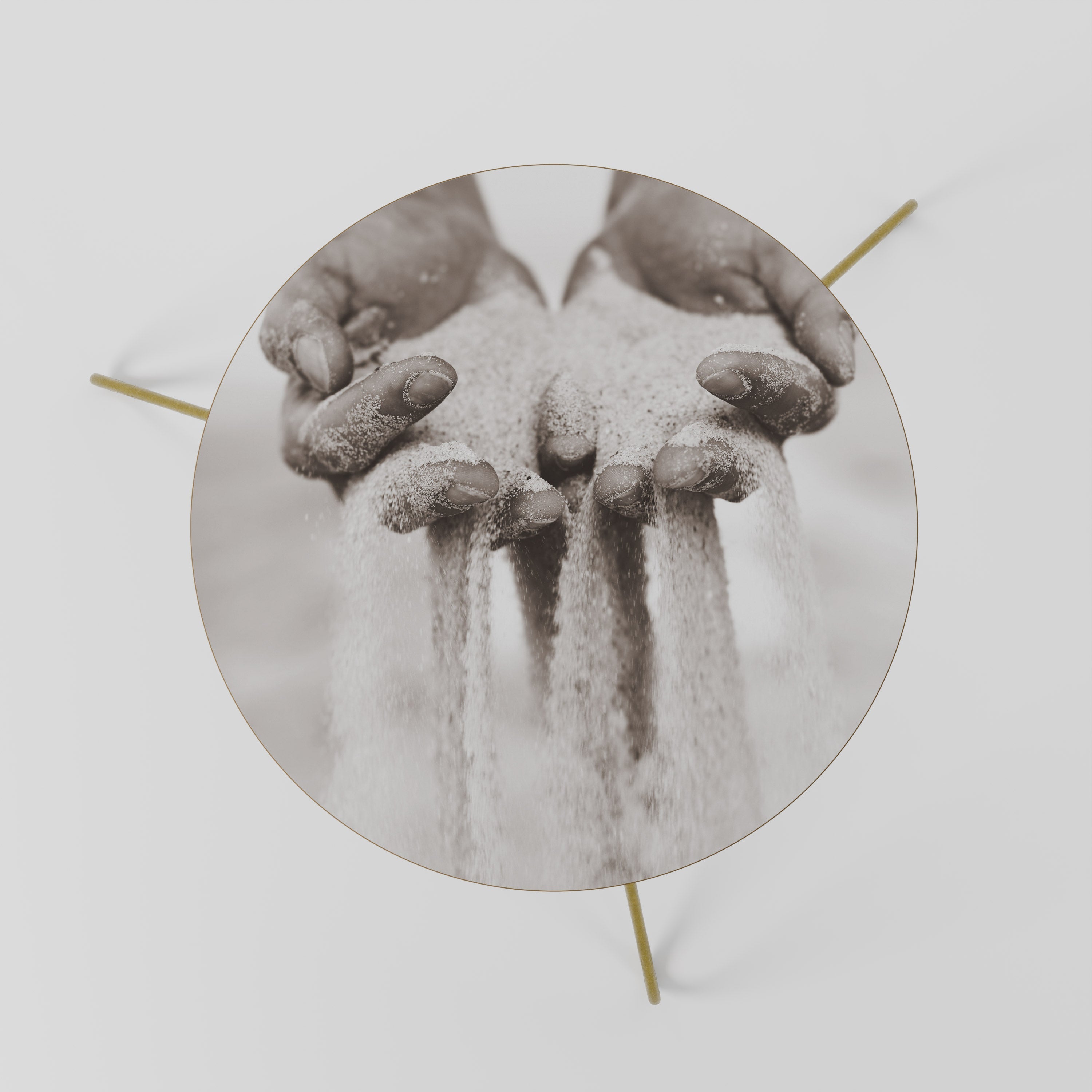 HANDS OF FATE Couchtisch 60