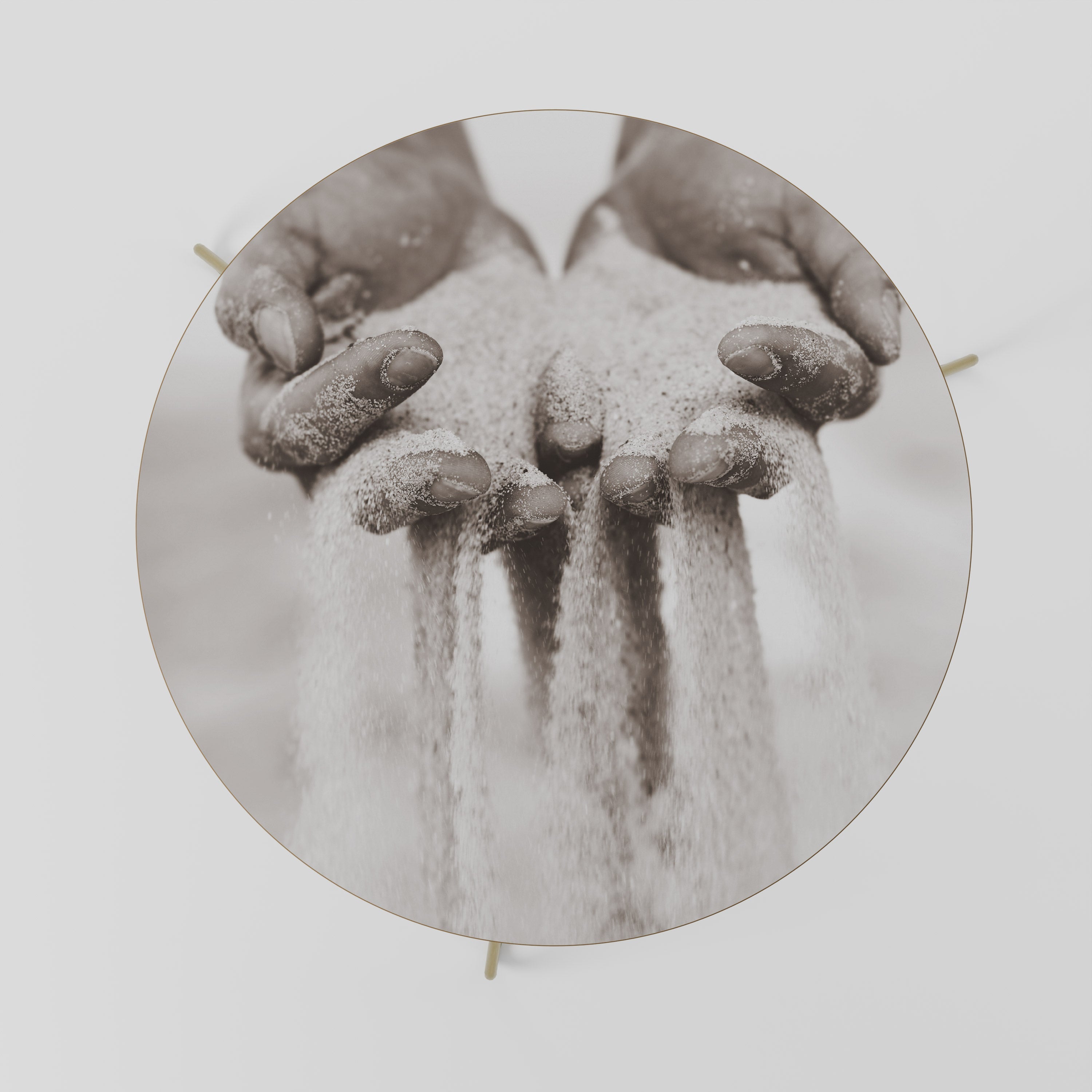 HANDS OF FATE Couchtisch 69