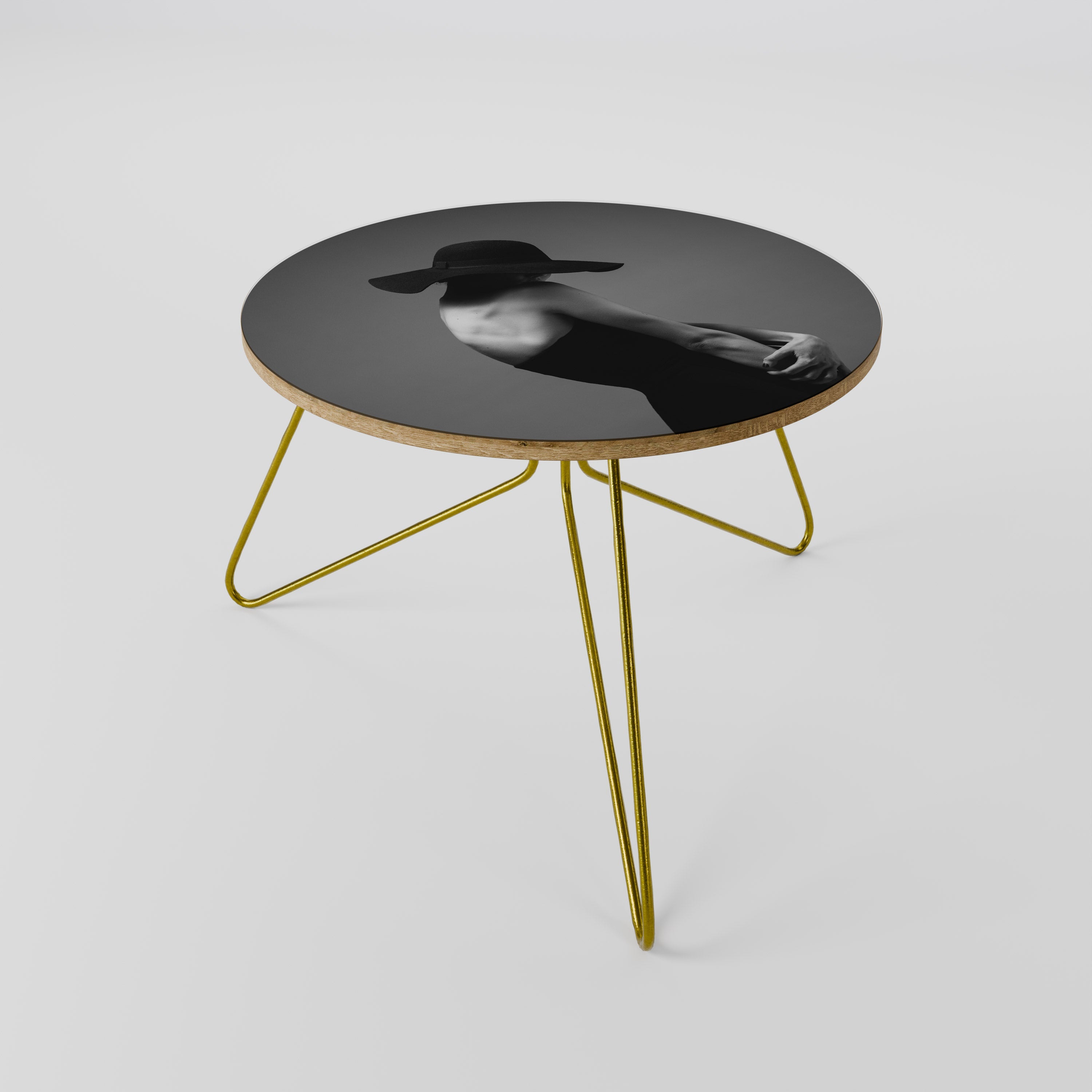 SILHOUETTE OF MYSTERY Couchtisch 60