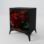 DAHLIAS AND POMEGRANATES Sideboard mit 1 Tür in Schwarz