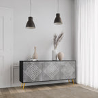 POLYGONAL ARTISTRY Sideboard mit 3 Türen in Schwarz