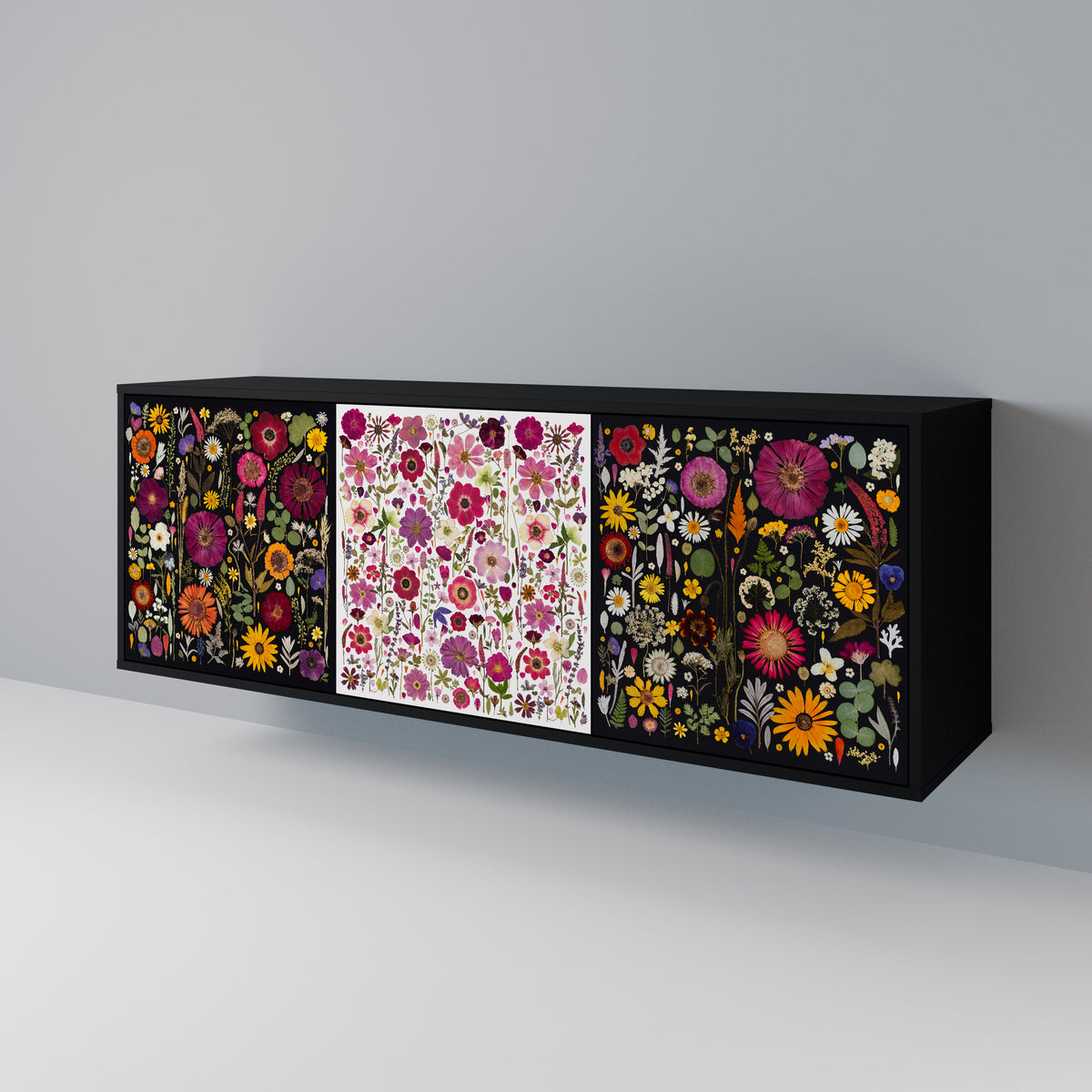 DAYNITE GARDEN 3-Door Sideboard