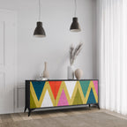 COLORFUL TRIANGLES Sideboard mit 3 Türen in Schwarz