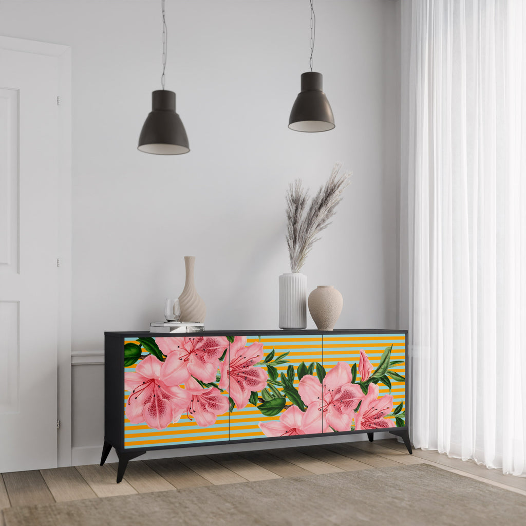FRAGILE BEAUTY 3-türiges Sideboard in Schwarz