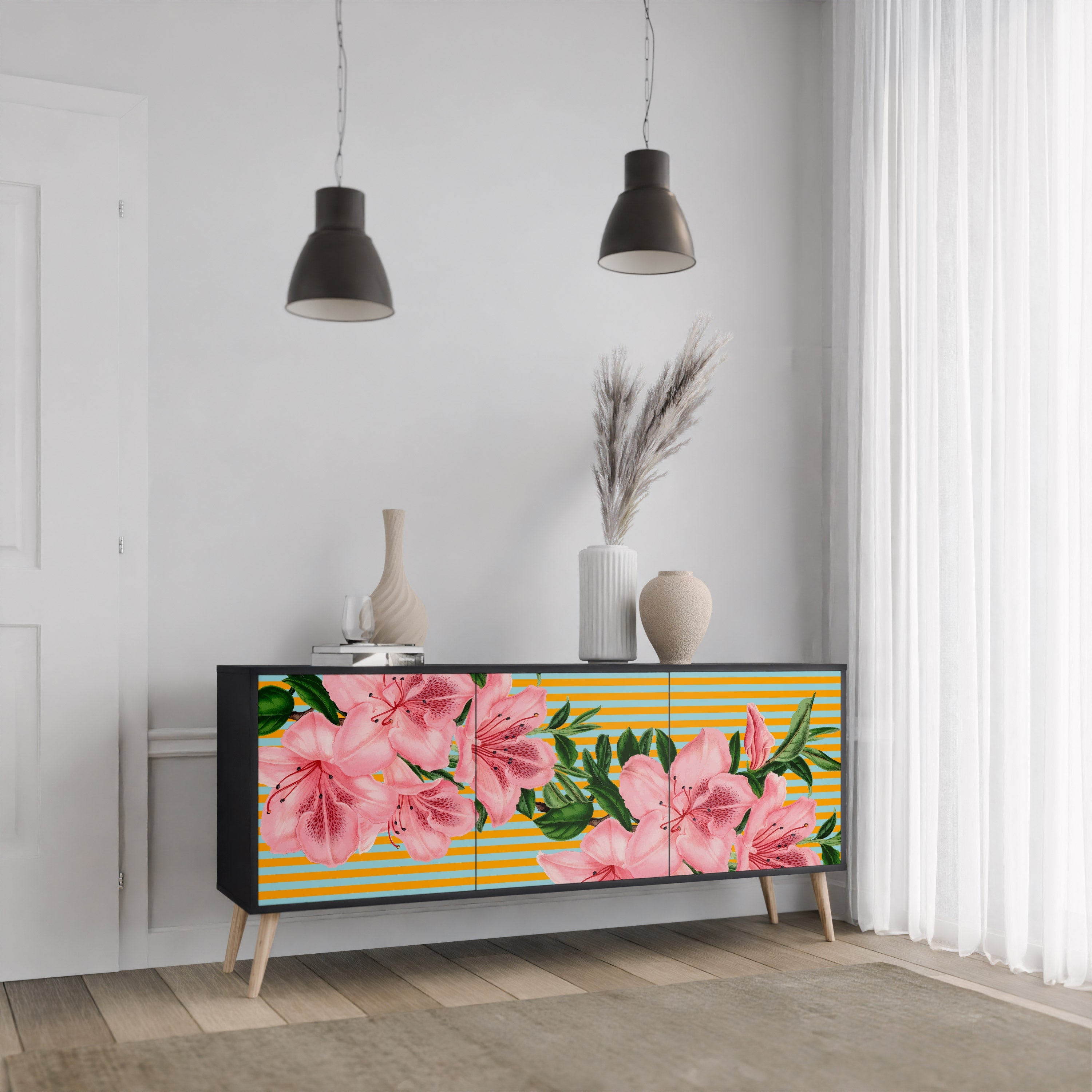 FRAGILE BEAUTY 3-türiges Sideboard in Schwarz