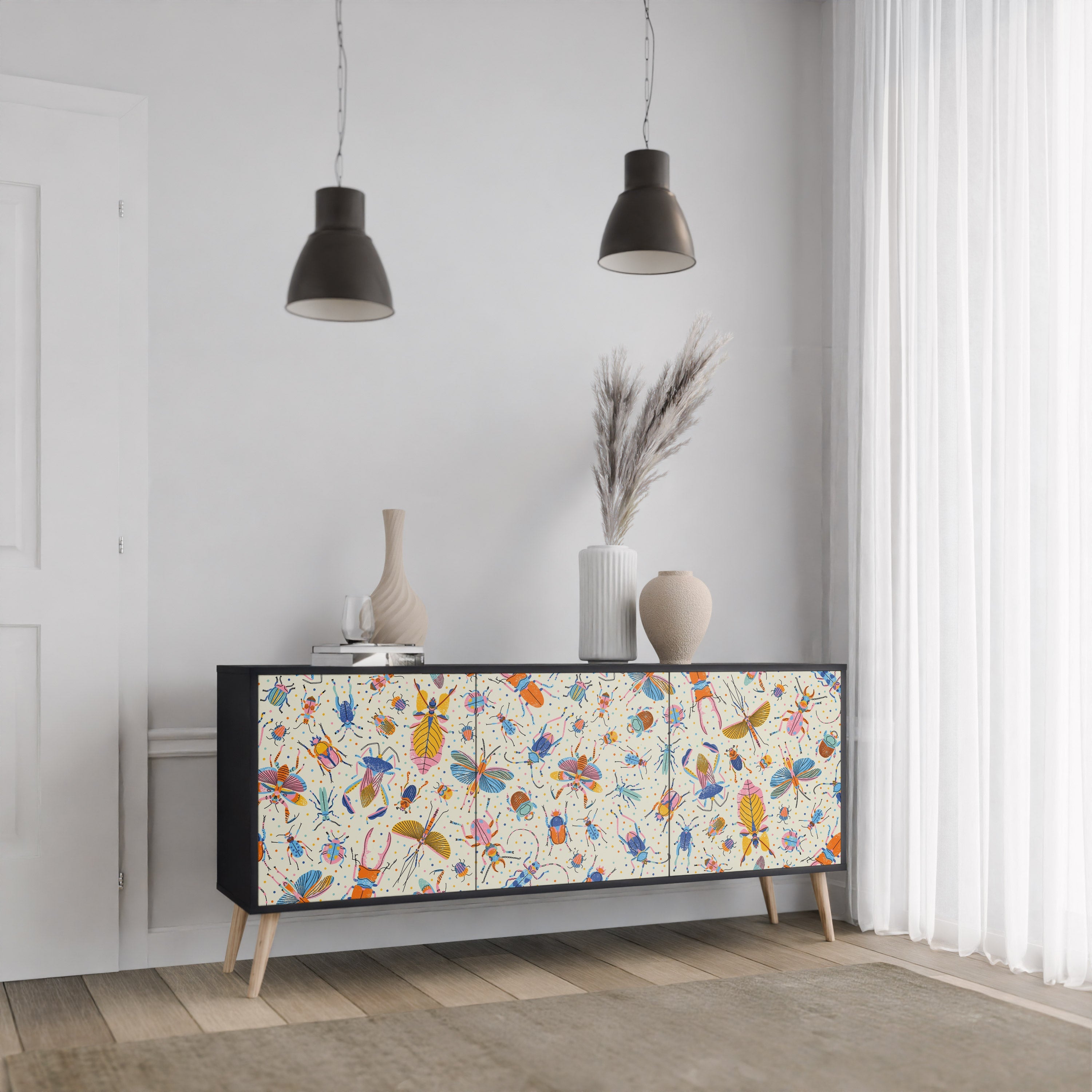 COLORFUL INSECTS 3-türiges Sideboard in Schwarz