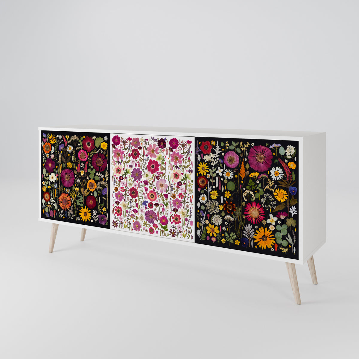 DAYNITE GARDEN 3-Door Sideboard