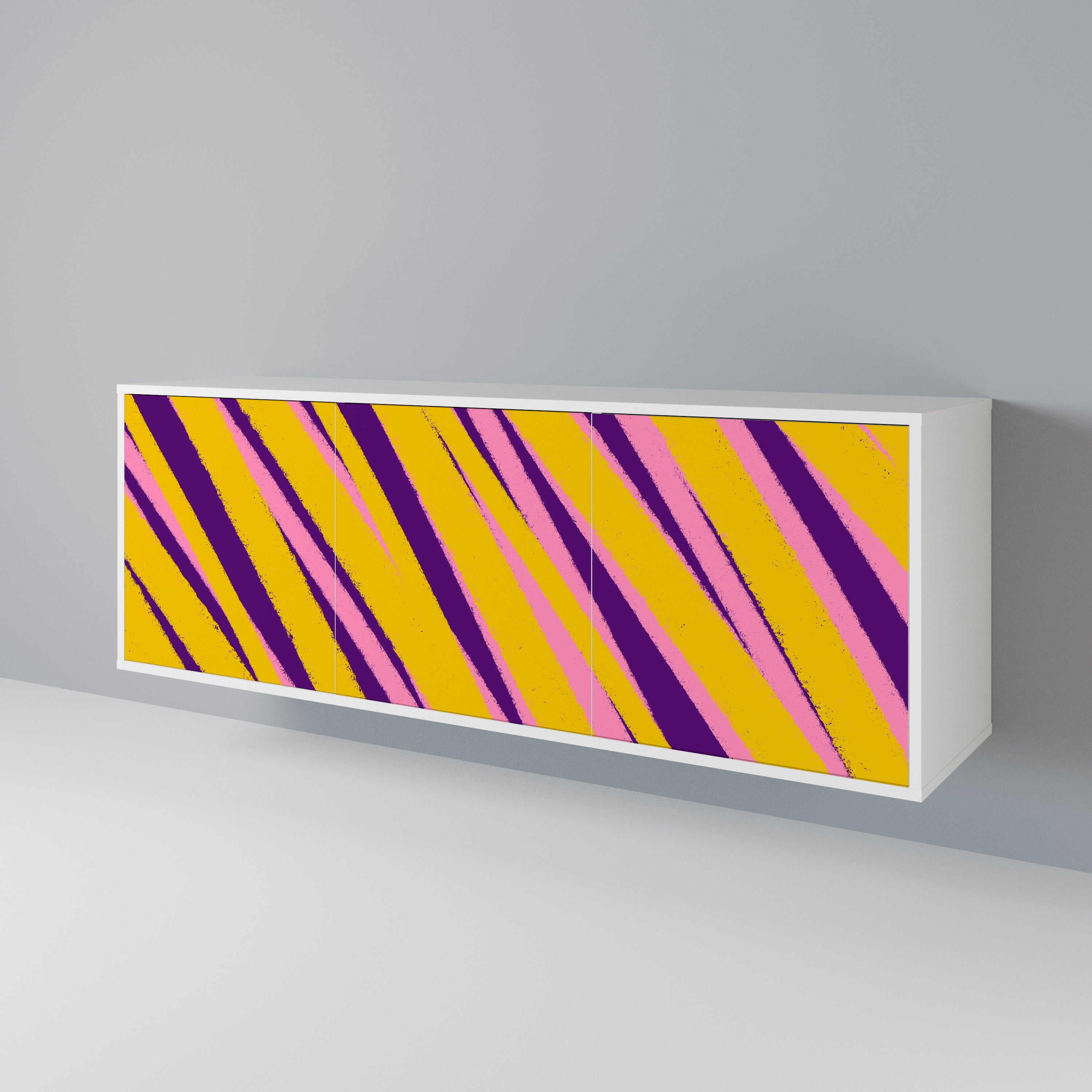 DREAMS COME TRUE 3-Door Sideboard