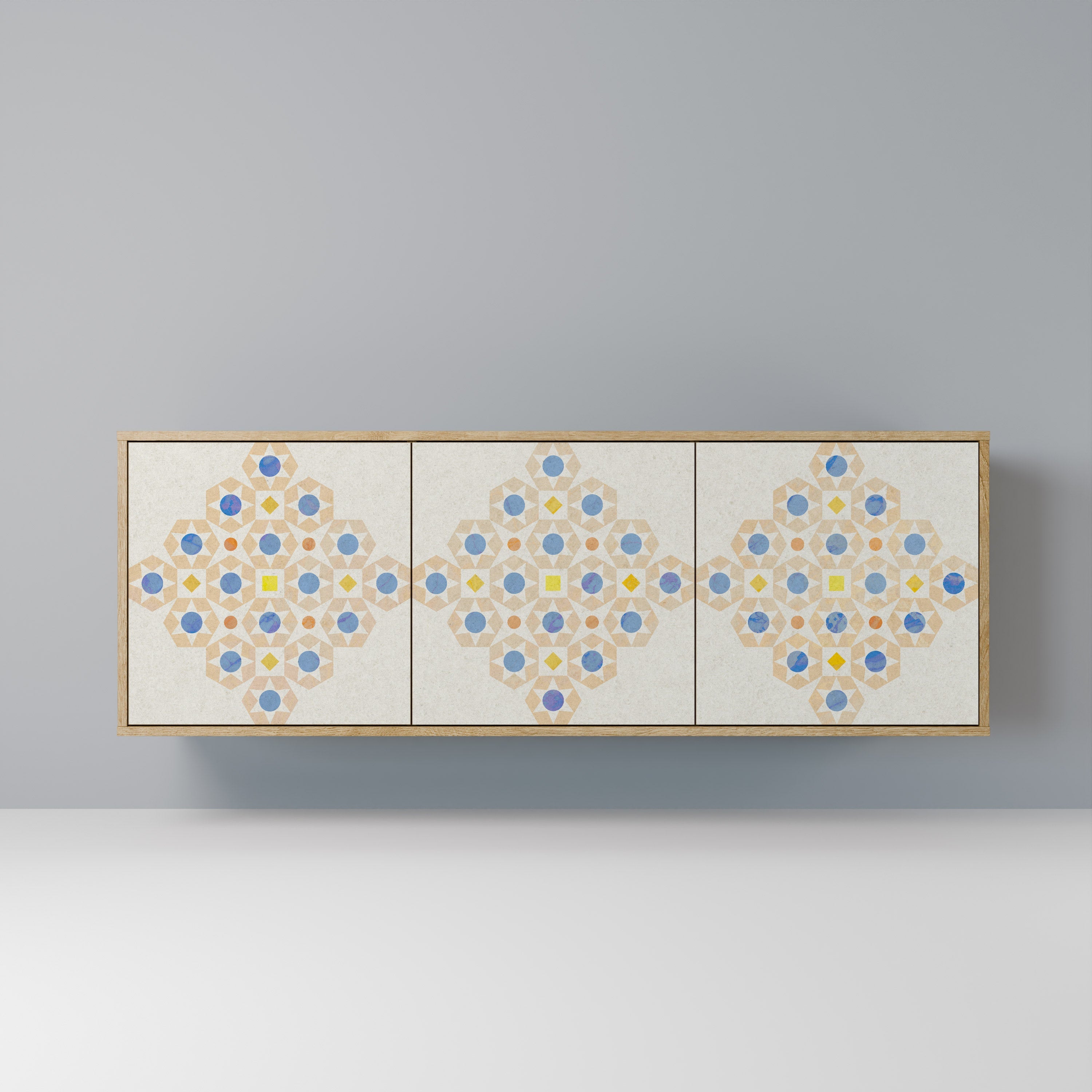Gemustertes Prisma-Sideboard mit 3 Türen in Eichenoptik