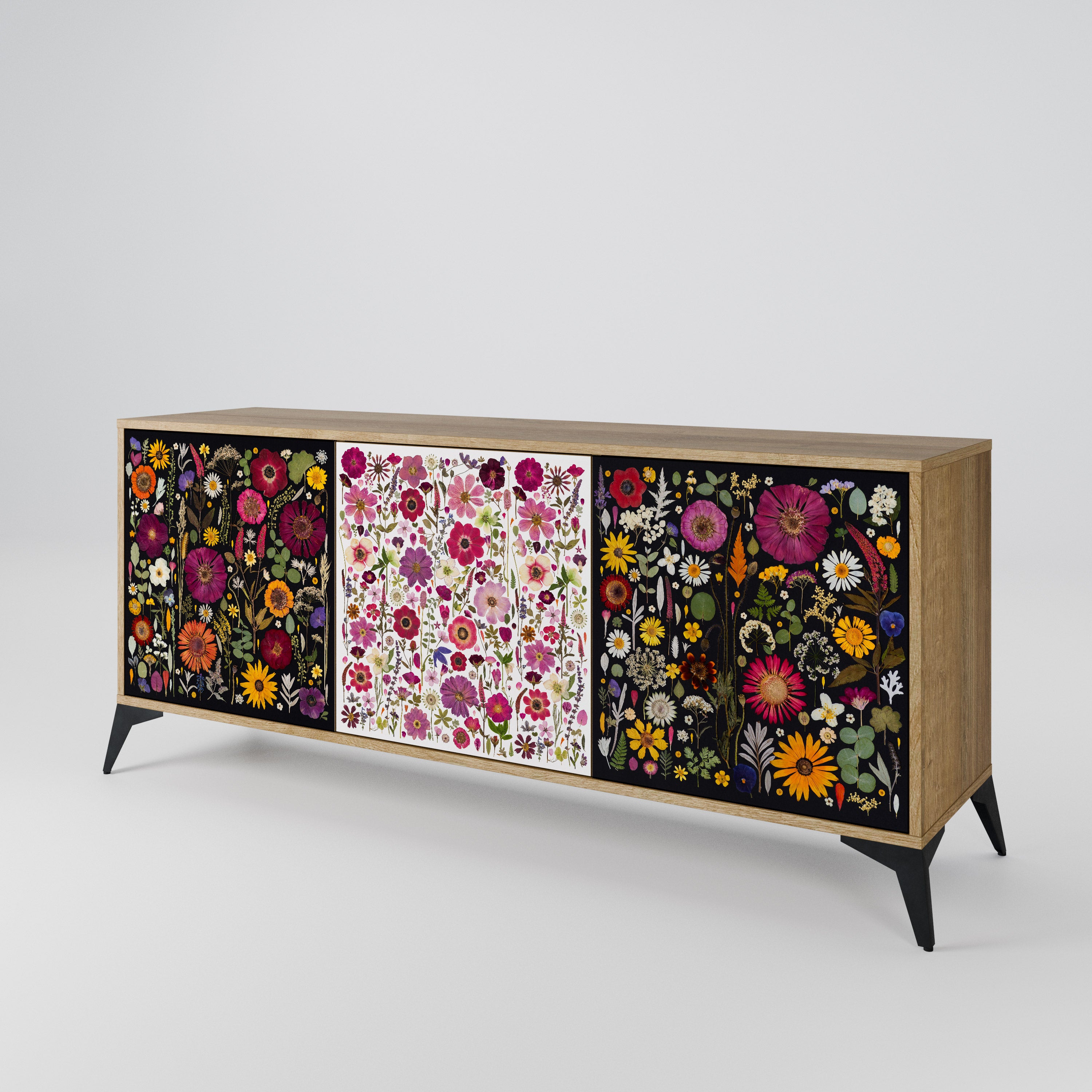 DAYNITE GARDEN 3-Door Sideboard