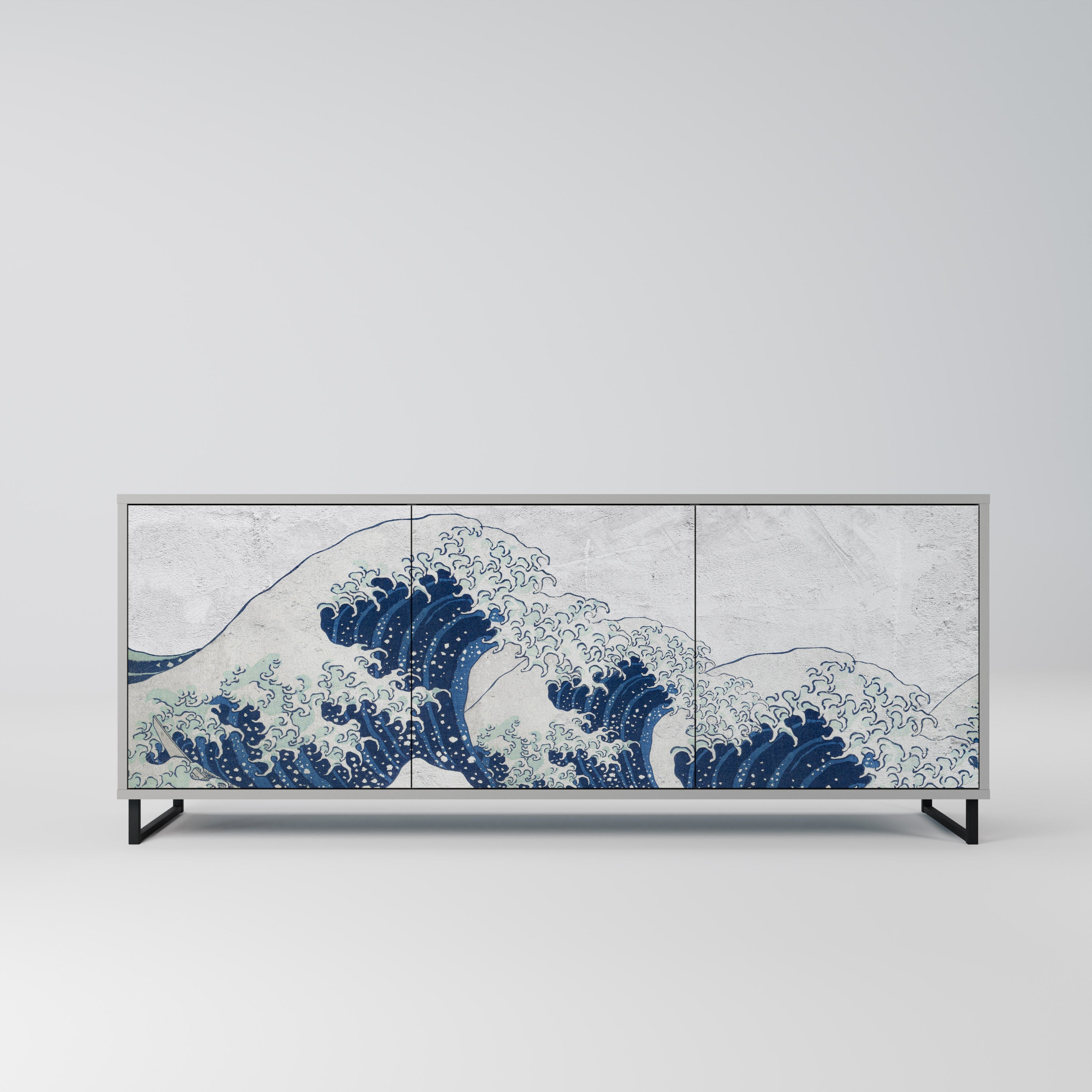 DIE GROSSE WELLE VON KANAGAWA 3-türiges Sideboard in grauer Ausführung