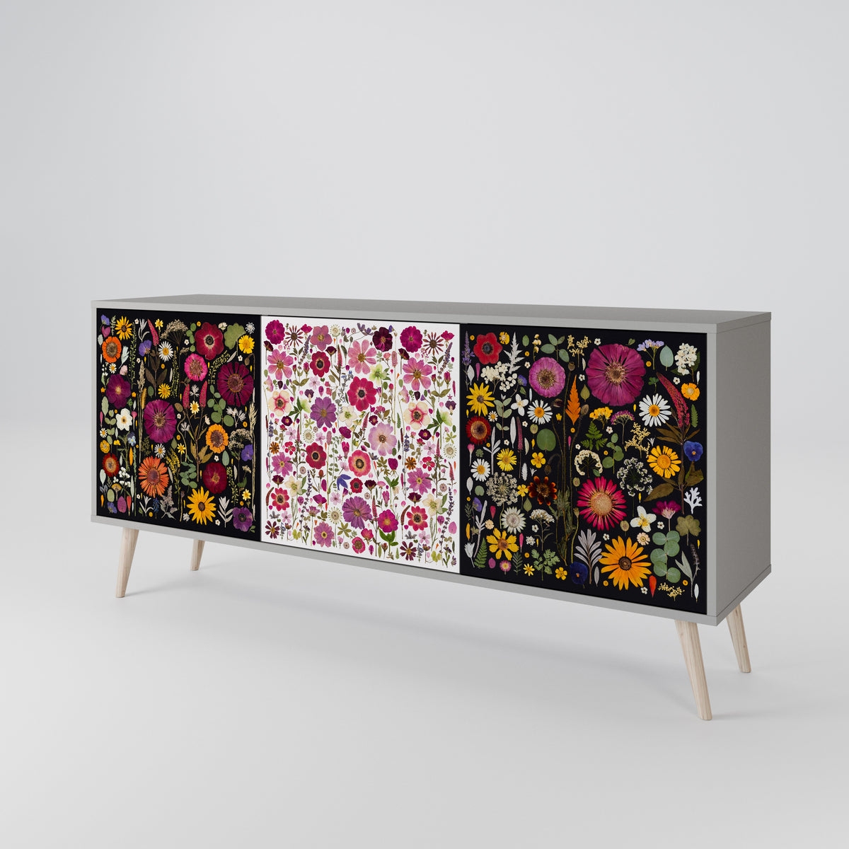 DAYNITE GARDEN 3-Door Sideboard