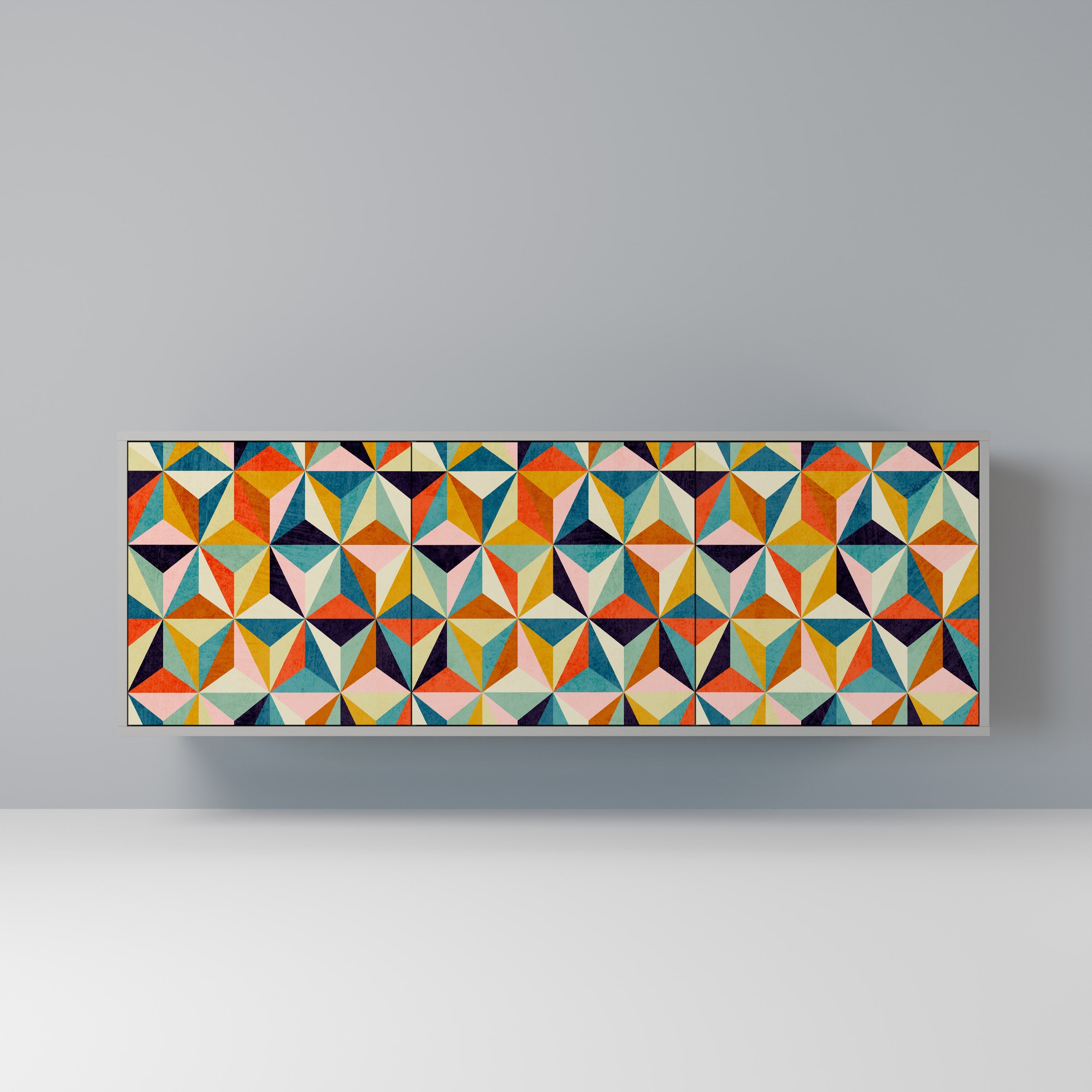 TESSELATE TREASURES Sideboard mit 3 Türen in grauem Finish