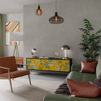 YELLOW CHINOISERIE TV-Lowboard mit 3 Türen in Schwarz