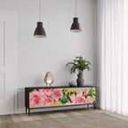 FRAGILE BEAUTY TV-Lowboard mit 3 Türen in Schwarz