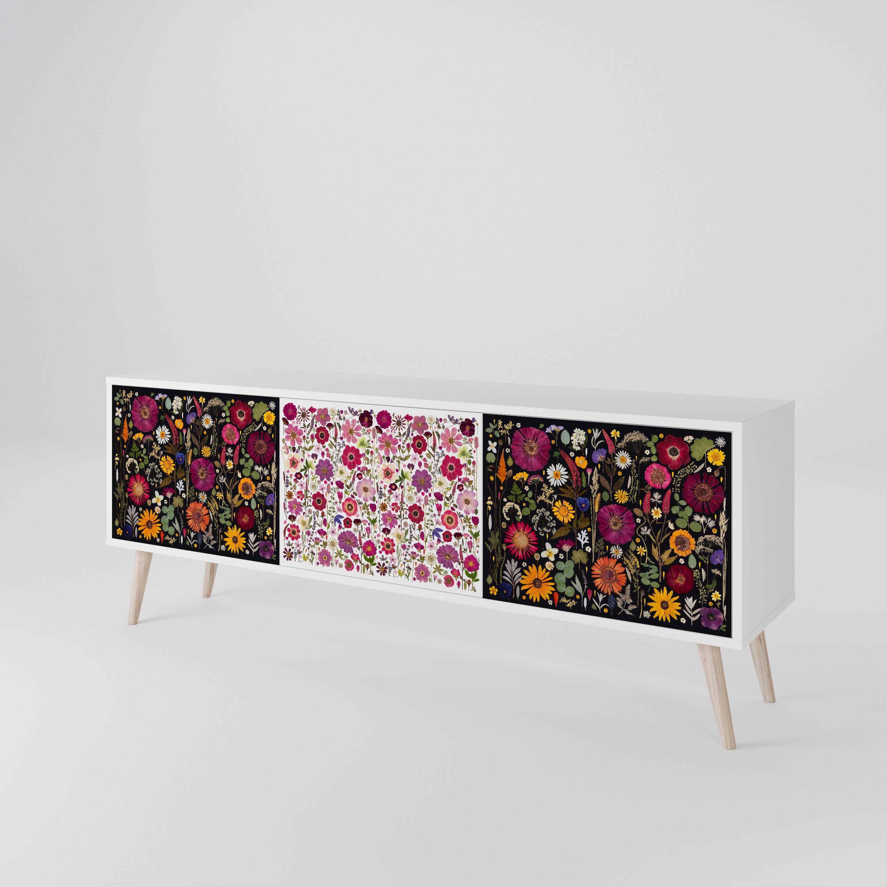 DAYNITE GARDEN 3-türiger TV-Schrank