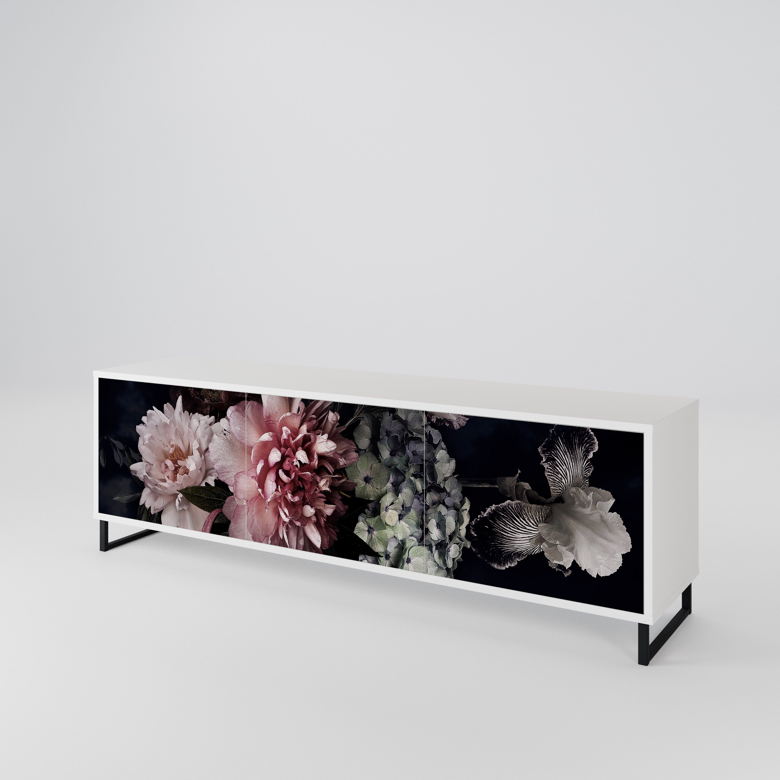 PURE BLOSSOM 3-türiges TV-Lowboard