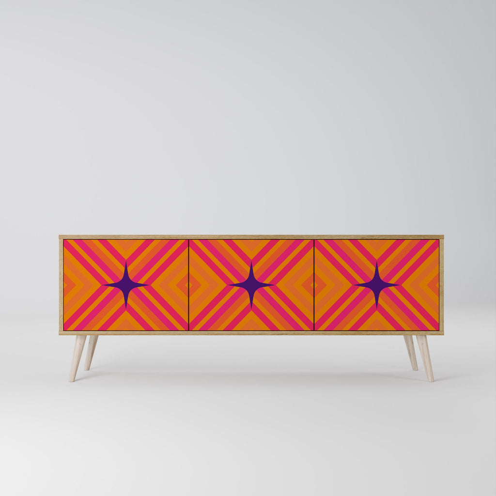 GEOMETRIC BRILLIANCE 3-Door TV Stand in Oak Effect