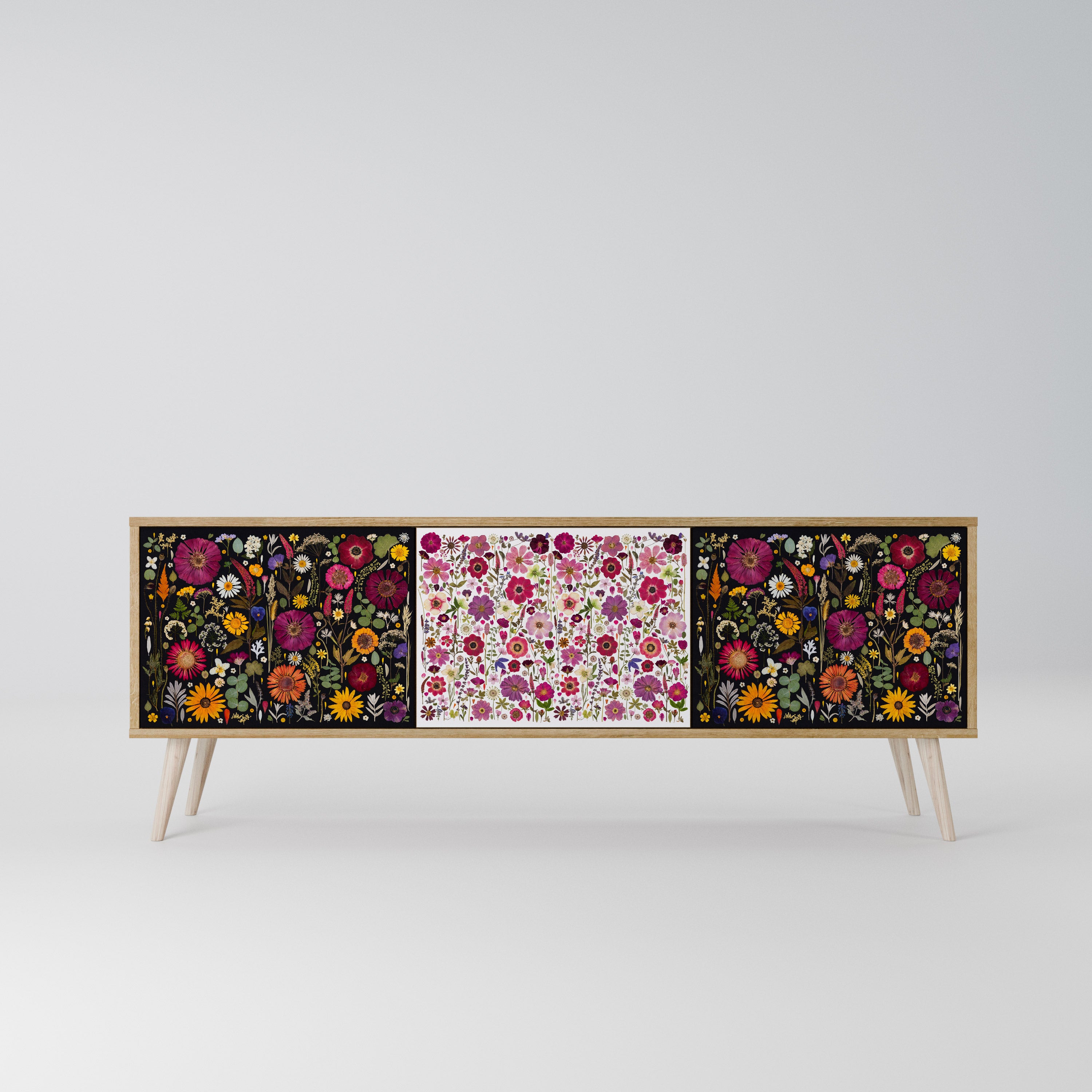 DAYNITE GARDEN 3-türiger TV-Schrank