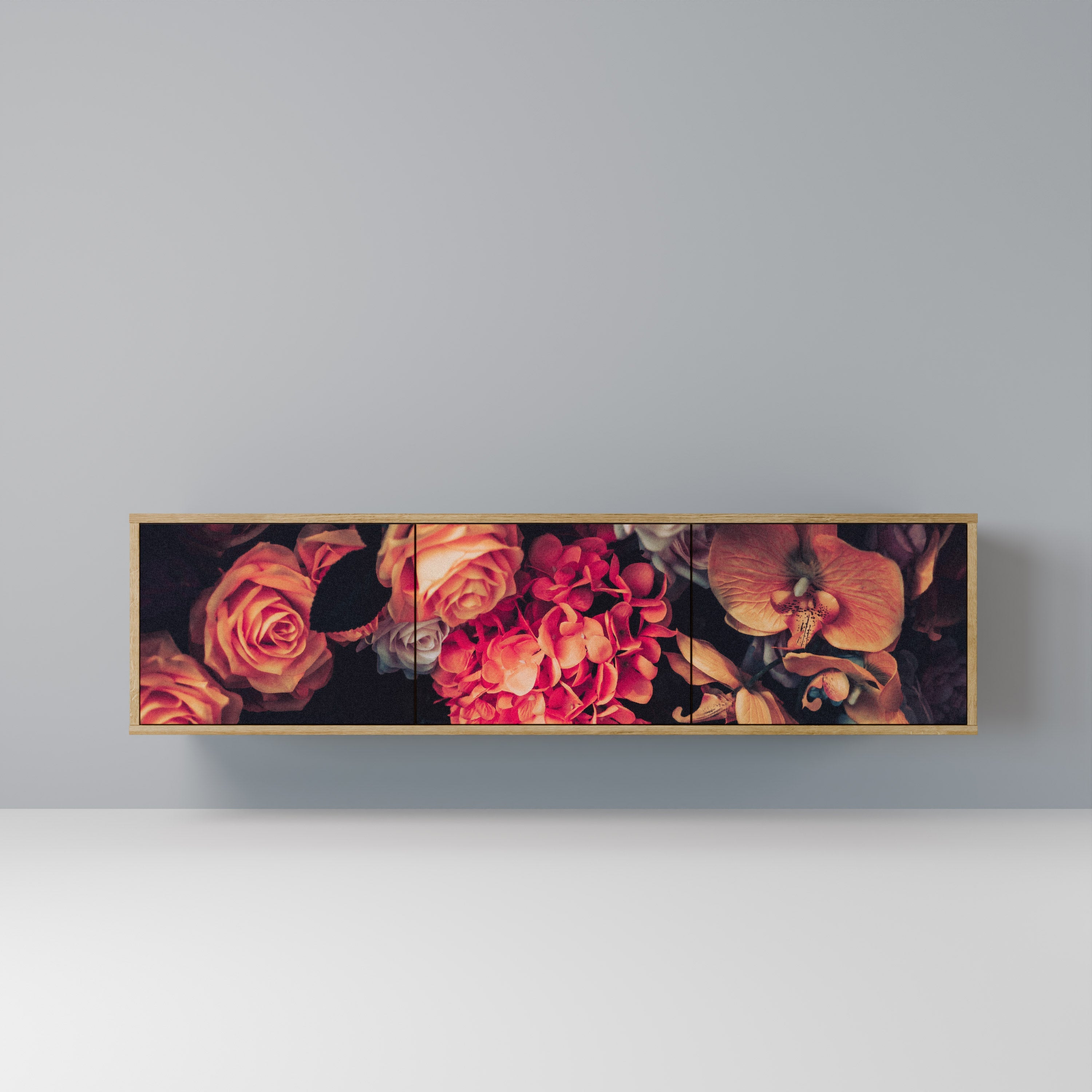 NEVERENDING BLOOM TV-Lowboard mit 3 Türen in Eiche-Optik