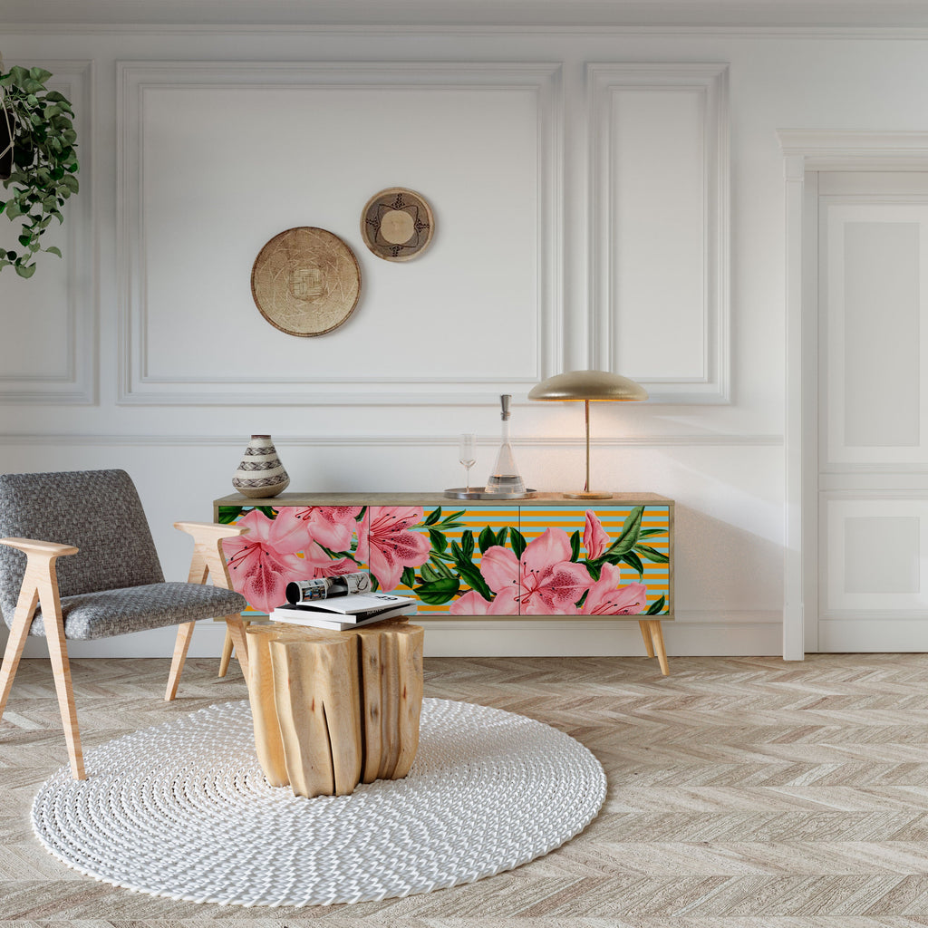 FRAGILE BEAUTY TV-Lowboard mit 3 Türen in Eiche-Optik