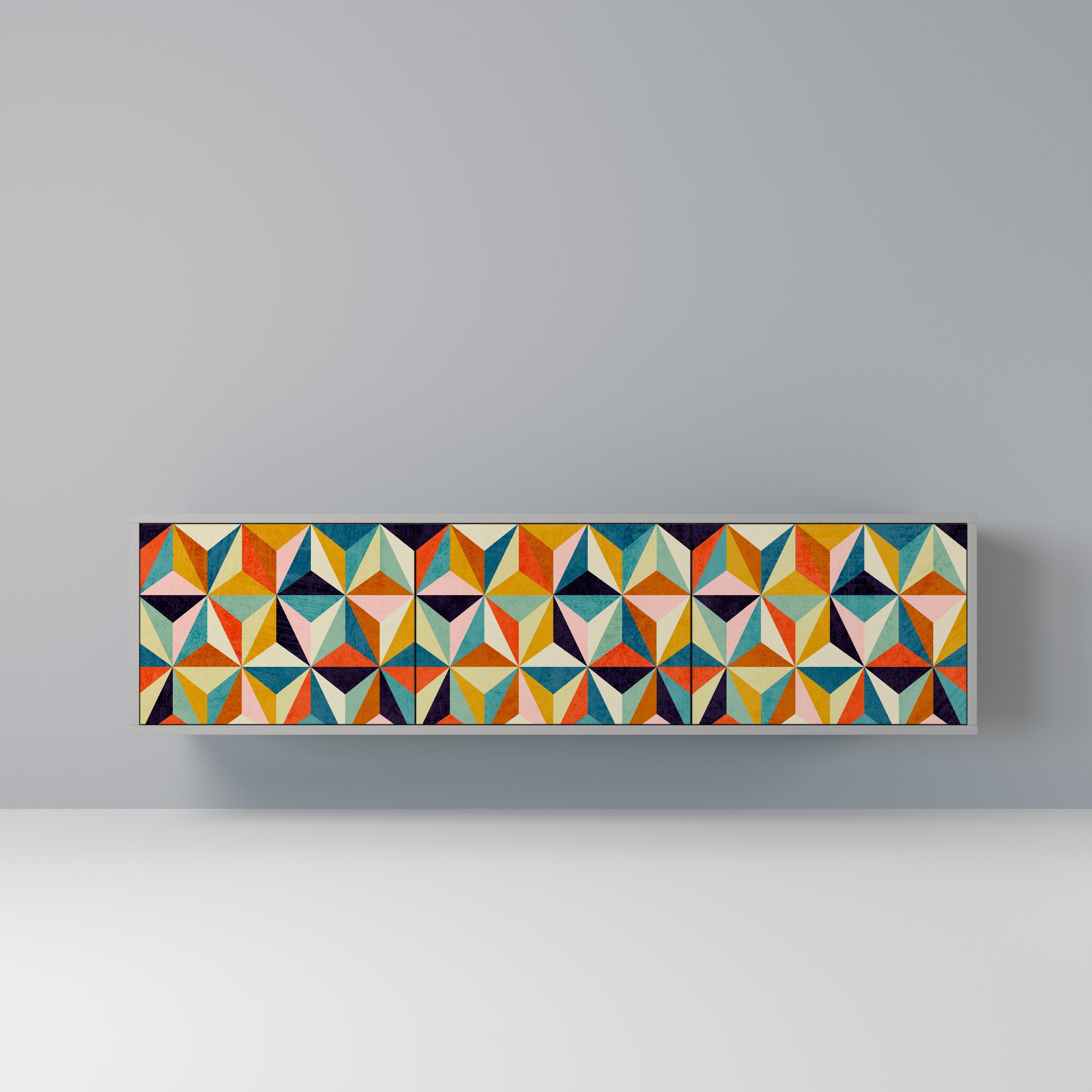 TESSELATE TREASURES TV-Lowboard mit 3 Türen in Grau