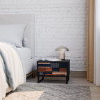 INTREPID FORMATION Nachttisch in Schwarz