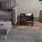 INTREPID FORMATION Nachttisch in Schwarz