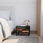 FIGURES OF NATURE Nachttisch in Schwarz