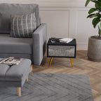 GRAIN LINES Nachttisch in Schwarz