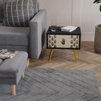 SEE MORE Nachttisch in Schwarz