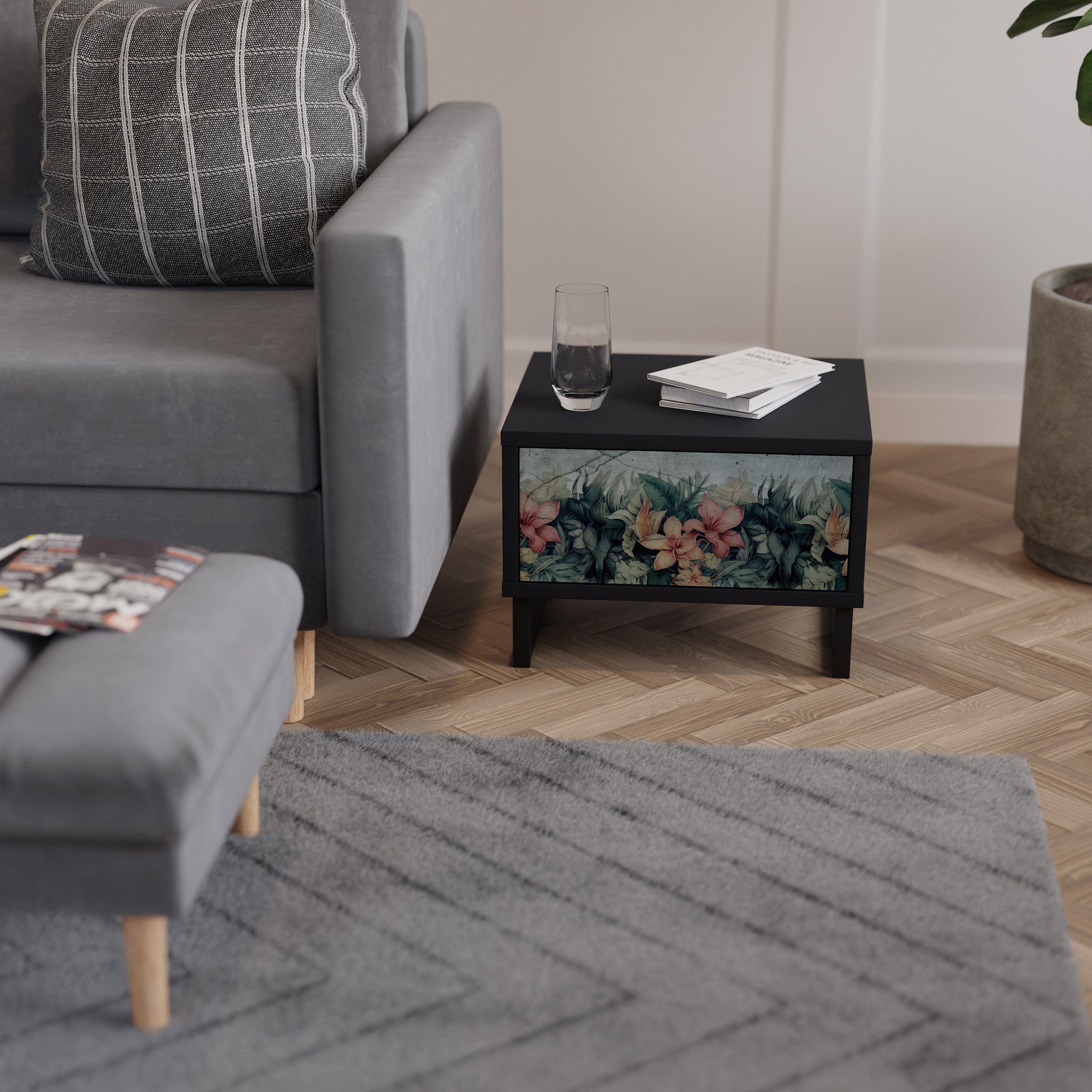 HEAVENLY BLOOM Nachttisch in Schwarz