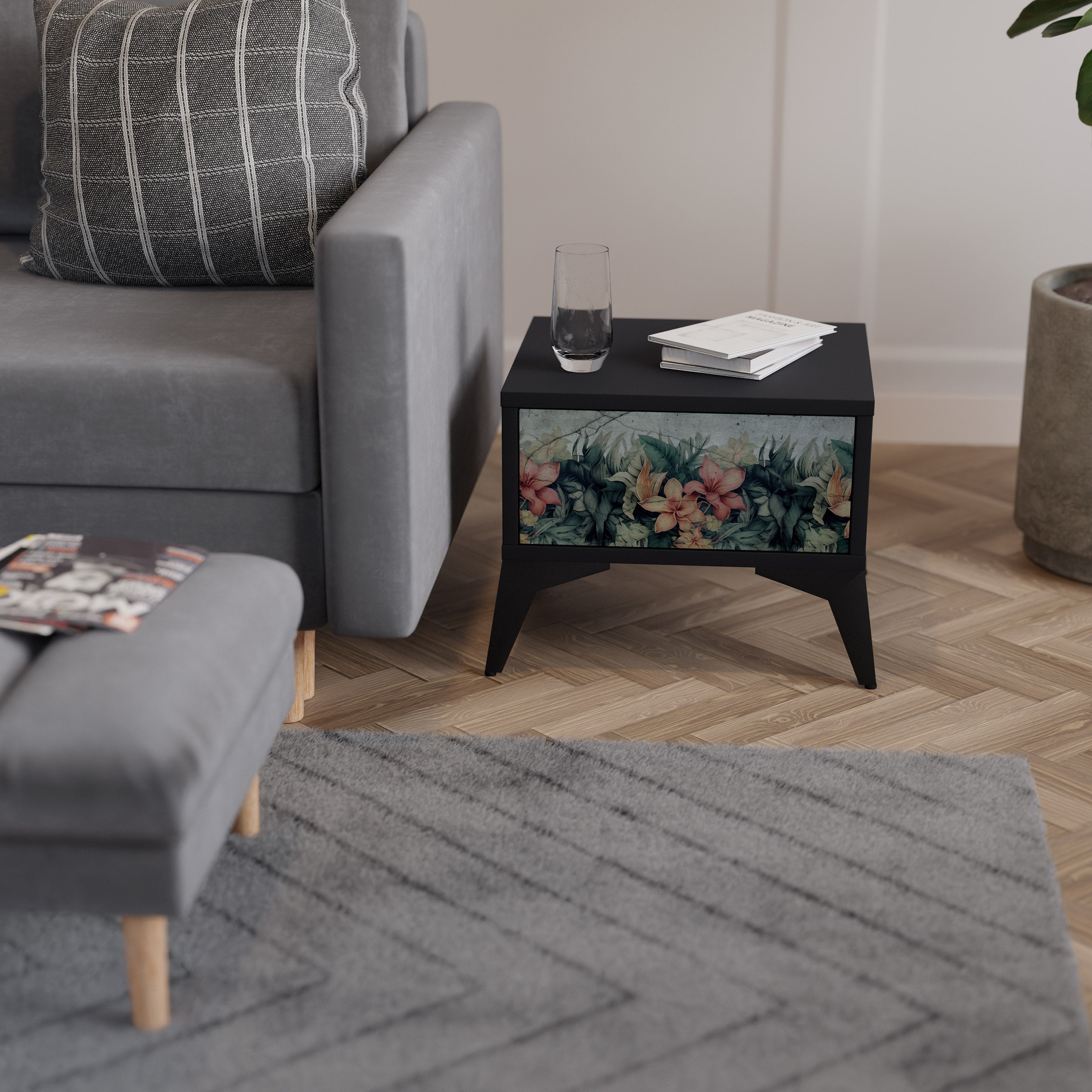HEAVENLY BLOOM Nachttisch in Schwarz