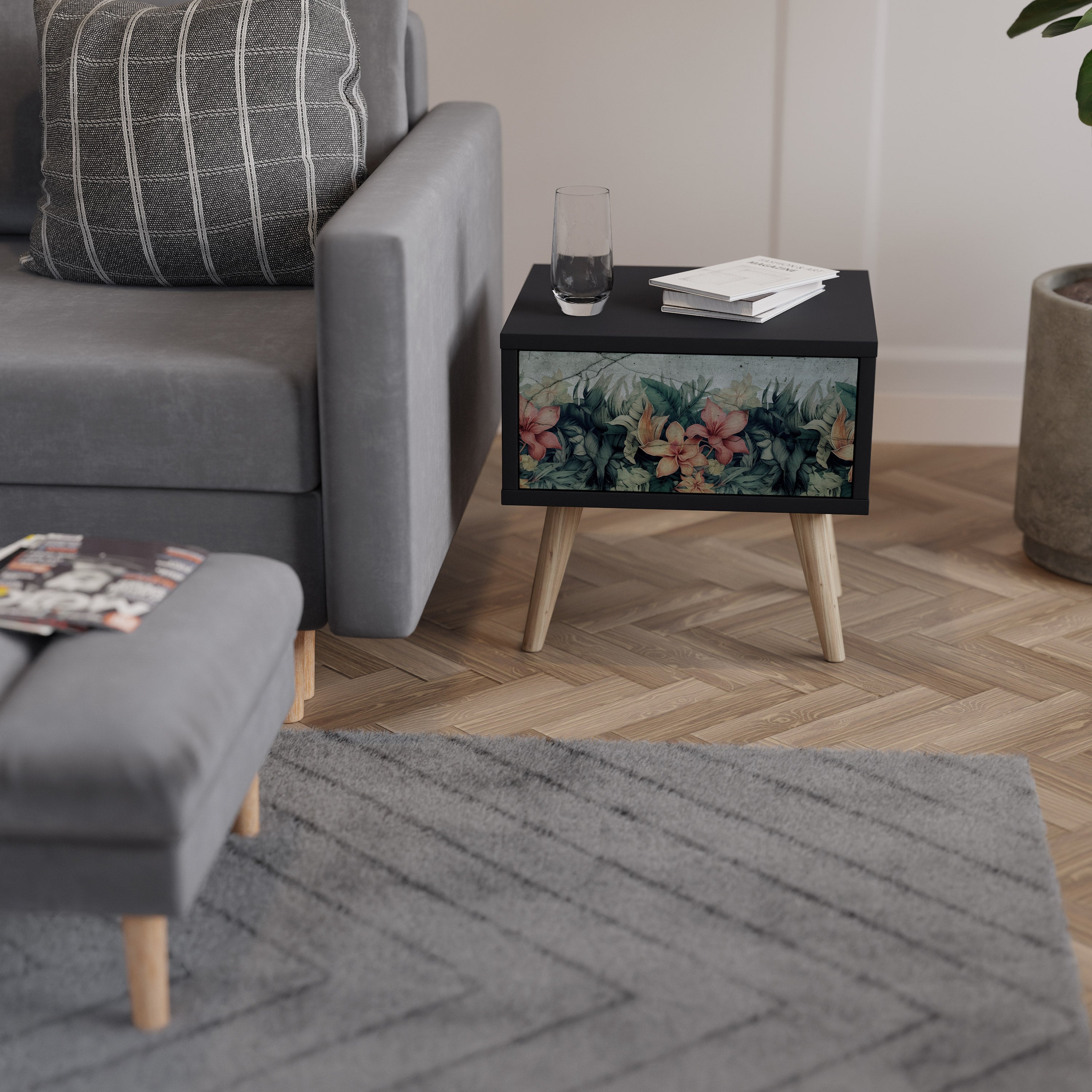 HEAVENLY BLOOM Nachttisch in Schwarz