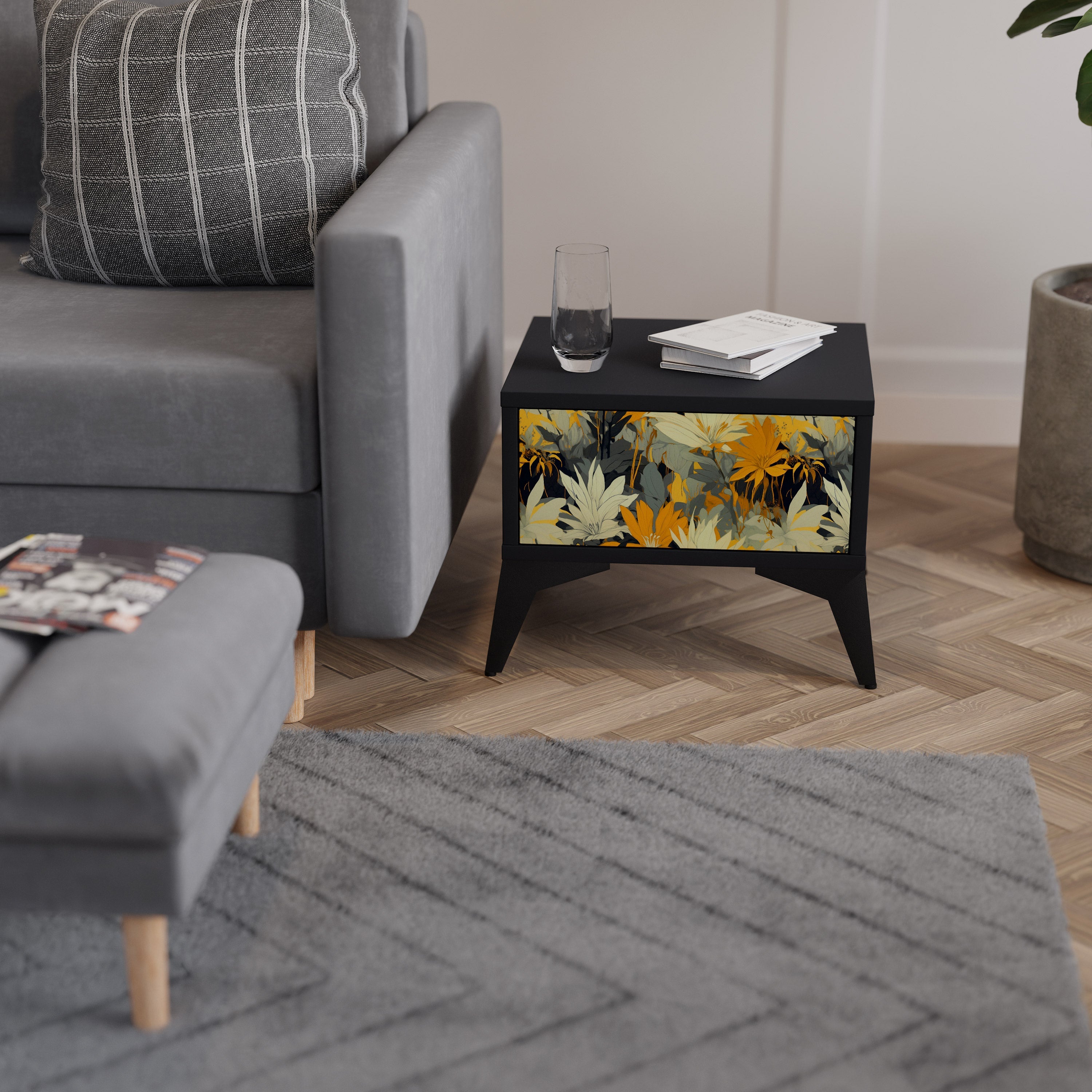 SUNKISSED LILY Nachttisch in Schwarz