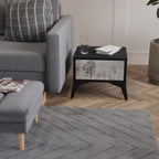 FADE IN THE TREES Nachttisch in Schwarz