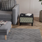 LEAVES ON GREEN Nachttisch in Schwarz