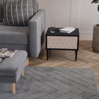 LEAVES ON BEIGE Nachttisch in Schwarz