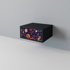 FESTIVE PLEASURES Nachttisch in Schwarz