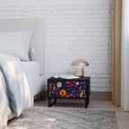 FESTIVE PLEASURES Nachttisch in Schwarz