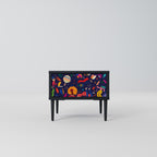 FESTIVE PLEASURES Nachttisch in Schwarz