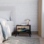 OMINOUS MOUNTAINS Nachttisch in Schwarz