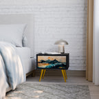 OMINOUS MOUNTAINS Nachttisch in Schwarz