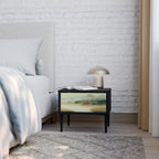 MORNING BY THE LAKE Nachttisch in Schwarz