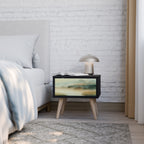 MORNING BY THE LAKE Nachttisch in Schwarz