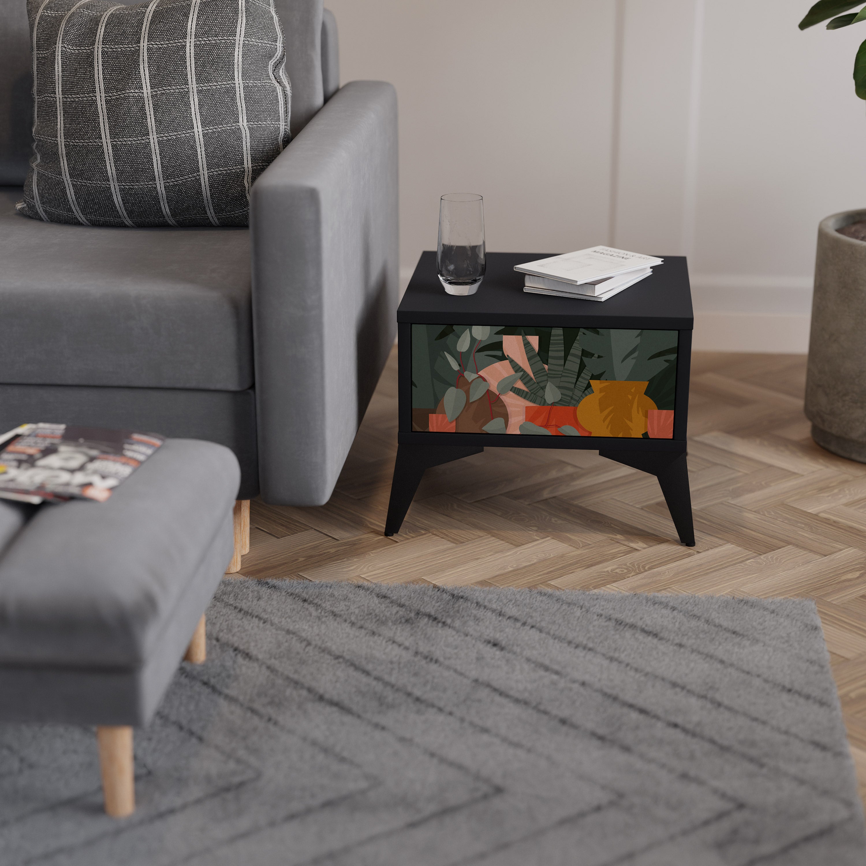 TROPICAL COMPOSITION Nachttisch in Schwarz