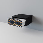 ARTFUL GEOMETRY Nachttisch in Schwarz