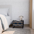 ARTFUL GEOMETRY Nachttisch in Schwarz