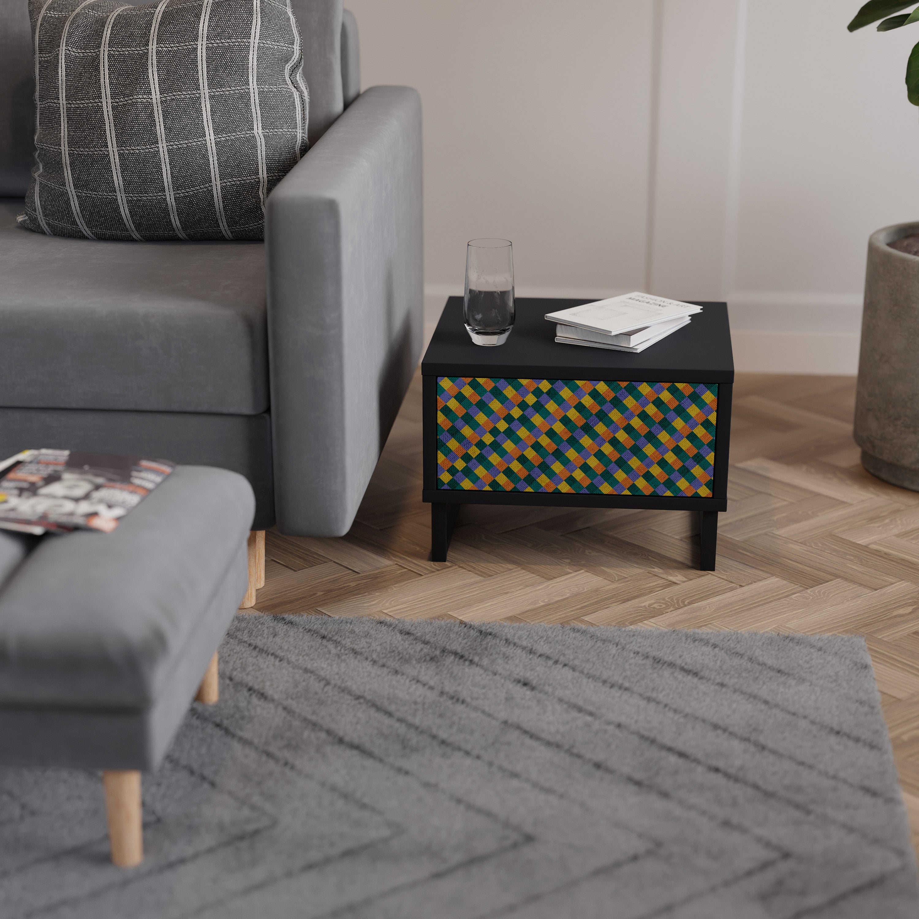PAINTED SQUARES MIX Nachttisch in Schwarz