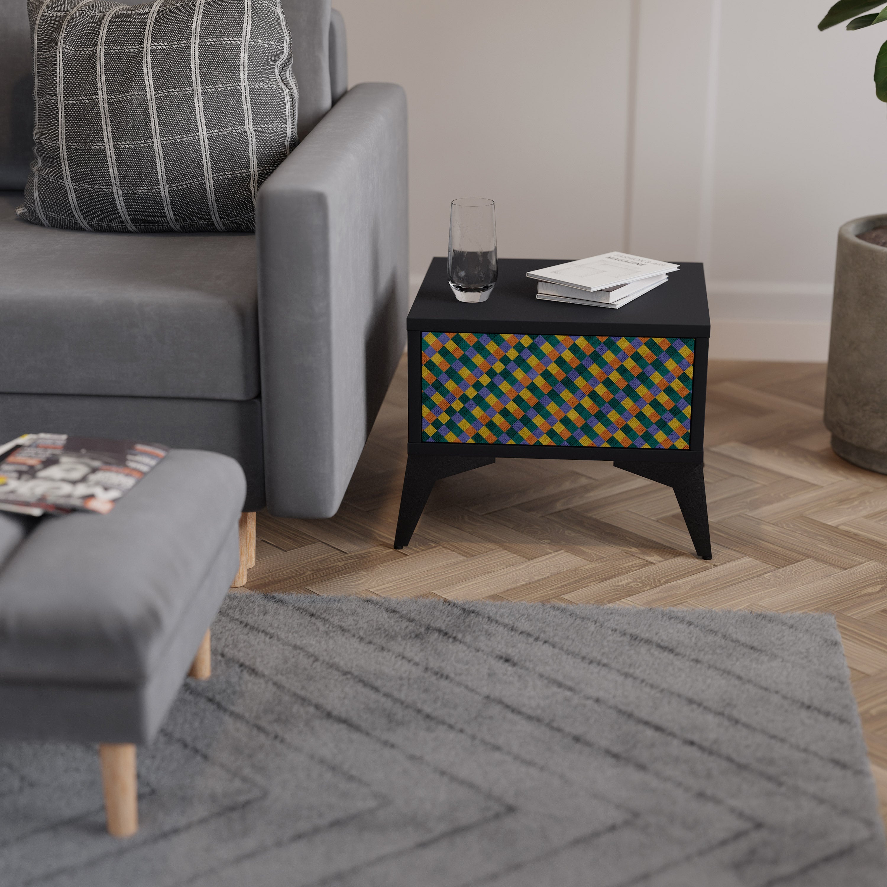 PAINTED SQUARES MIX Nachttisch in Schwarz